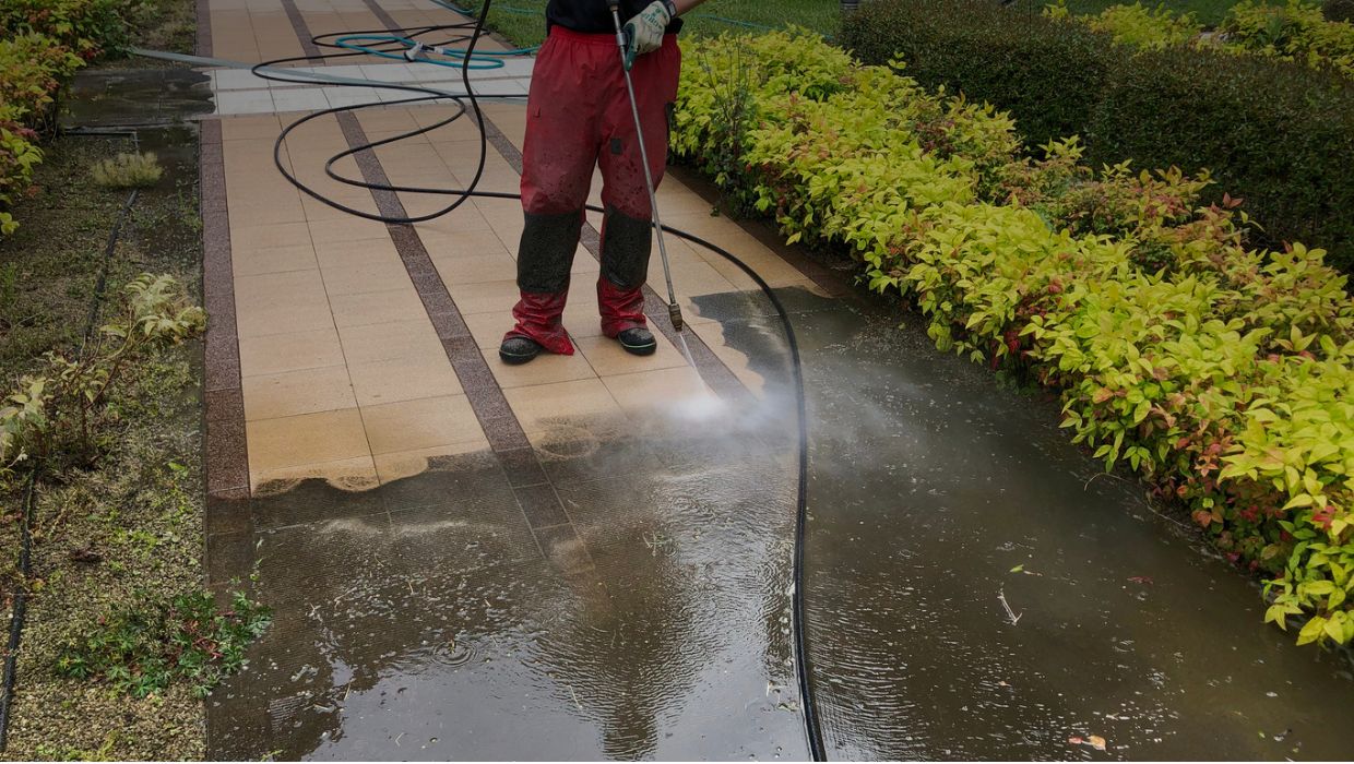 pressure washing services near me, power washing companies near me, power washing services near me, power wash house, driveway cleaning, commercial pressure washing, residential pressure washing